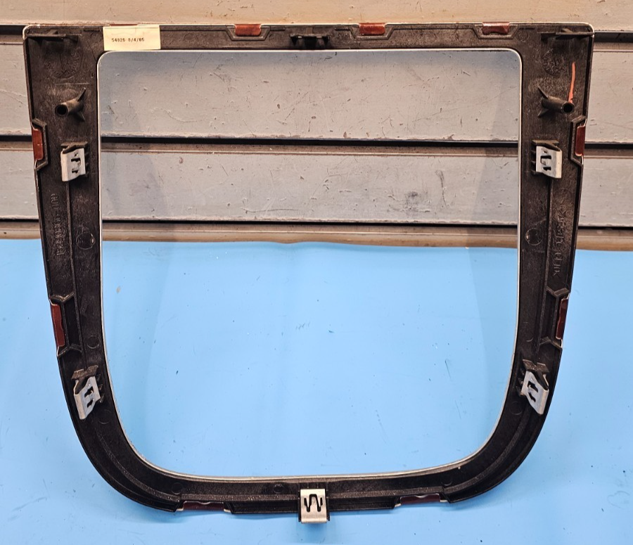 🔥05-09 Uplander Terraza Dash AM FM Radio Stereo Display Trim Panel Bezel Wood