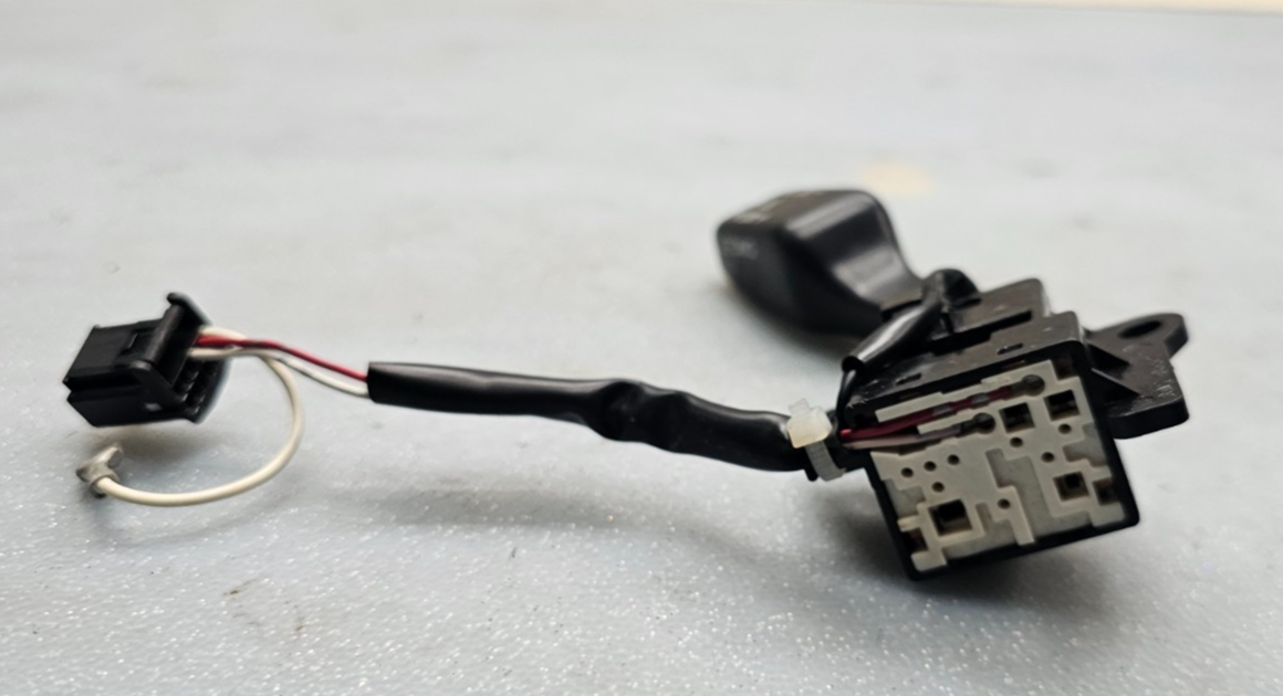 🔥03-08 Toyota Corolla Matrix Vibe Steering Wheel Cruise control Switch Assembly