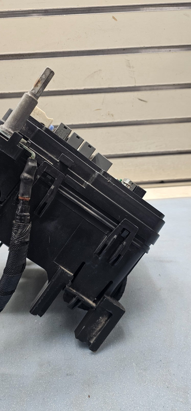 🔥2012 EQUINOX TERRAIN 2.4L ENGINE WIRING FUSE BOX RELAY MODULE JUNCTION BLOCK