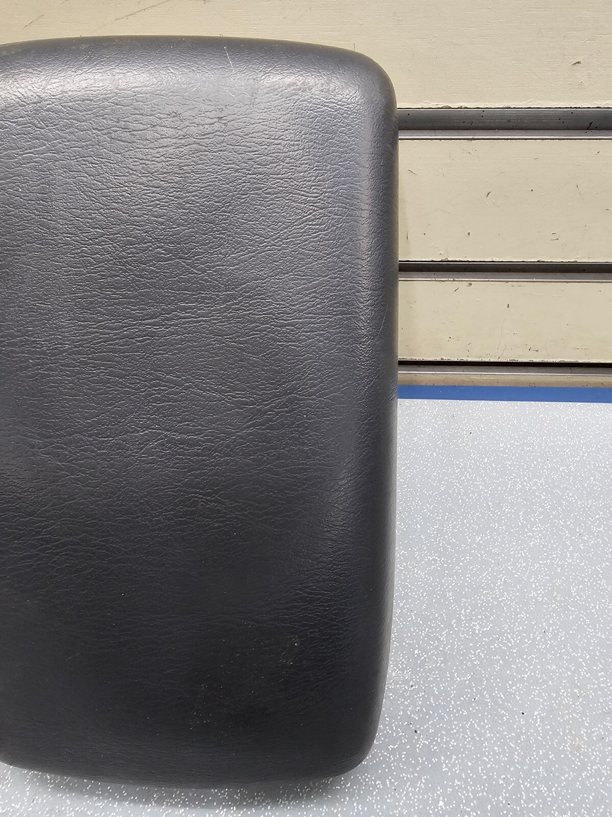 02-06 CAMRY SOLARA LEXUS ES330 CENTER CONSOLE LID ARM REST COVER ASSEMBLY BLACK
