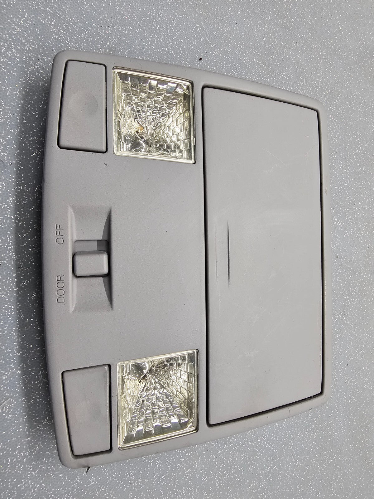 🔥2003-2008 MAZDA 6 OVERHEAD MAP DOME LIGHT VANITY COURTESEY LIGHT GREY OEM