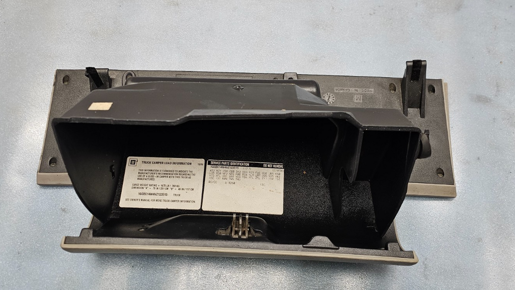 95-99 CHEVY GMC TRUCK SILVERADOC/K Glove Box Storage Compartment Assembly TAN G2