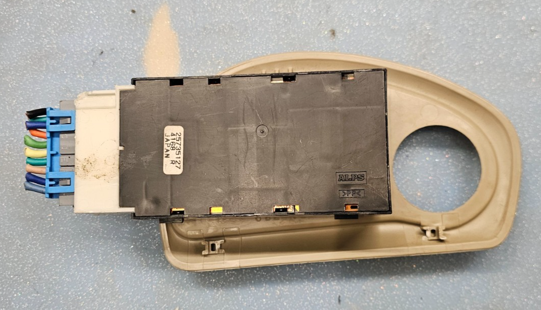 🔥00-05 DEVILLE SEVILLE RIGHT PASSENGER FRONT SEAT LUMBAR SWITCH ASSEMBLY TAN