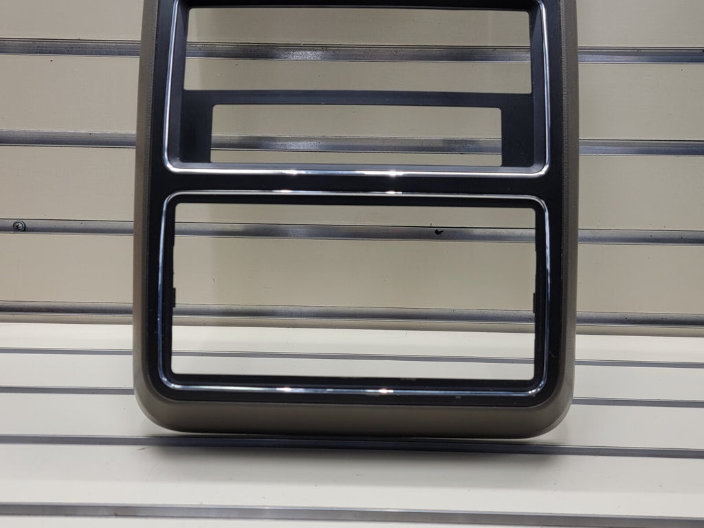 🔥2009-2010 DODGE JOURNEY DASH RADIO TRIM BEZEL OEM Black/tan