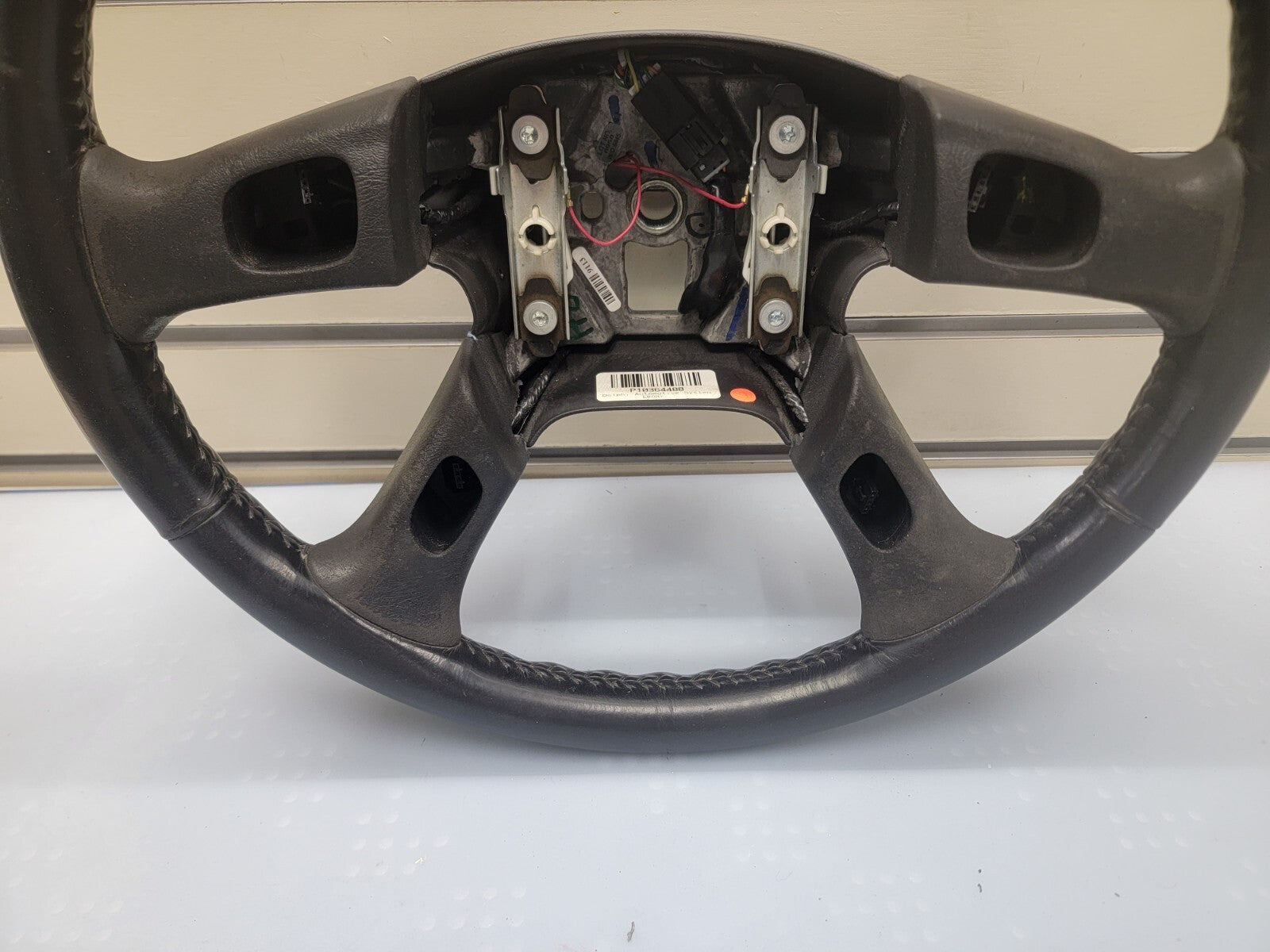 02-09 Trailblazer Envoy03-06 SILVERADO SIERRA YUKON STEERING WHEEL LEATHER BLACK