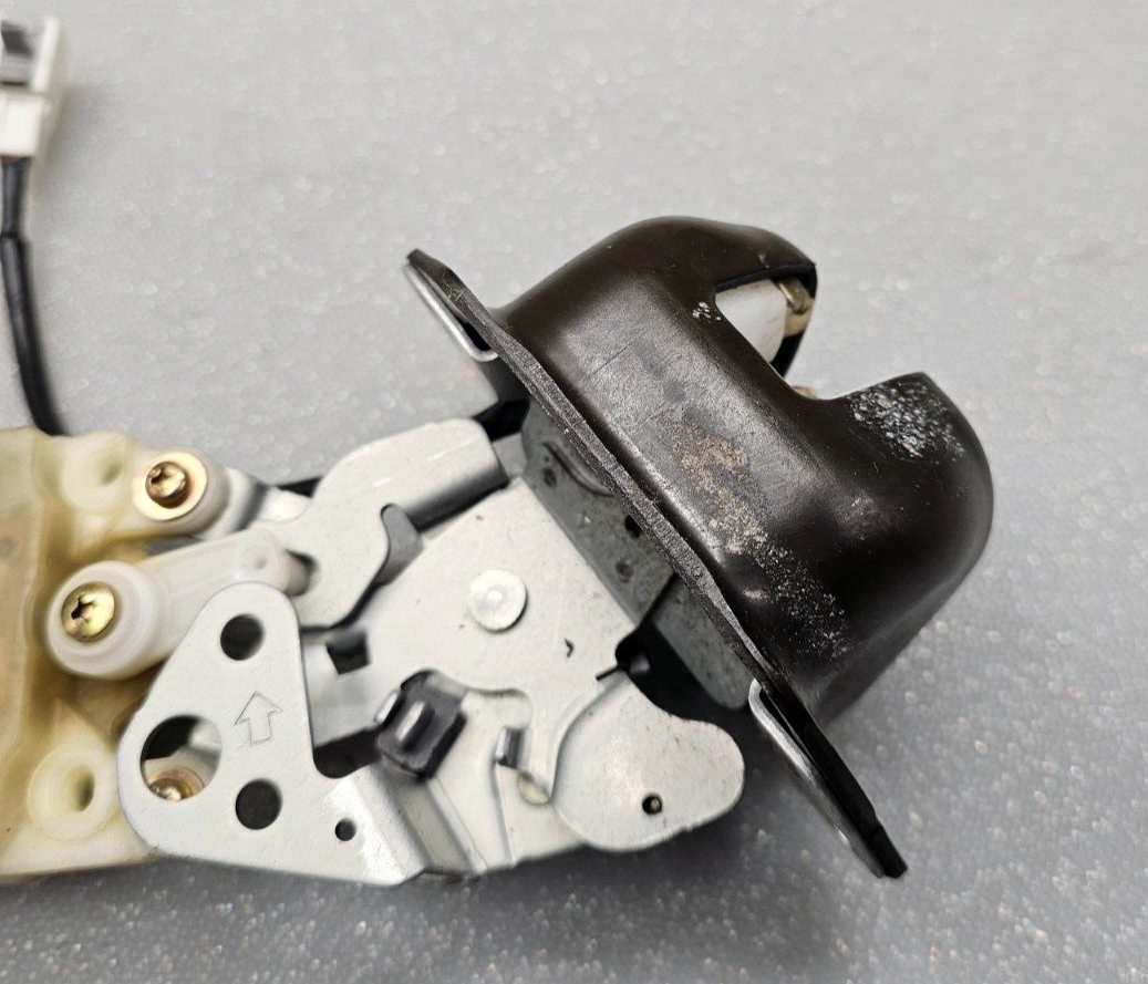 🔥2003-2004 Nissan Murano Trunk Tail Lift gate Lock Latch Actuator  OEM