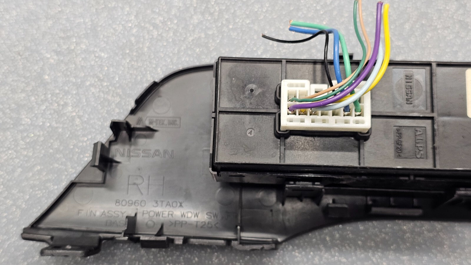 13-16 Altima Right Passenger Power Door Window Control Switch Assembly Black