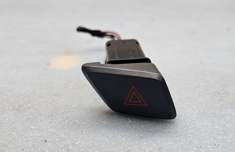 🔥11-14 HYUNDAI SONATA GLS HAZARD Emergency Flasher Switch Assembly Black OEM