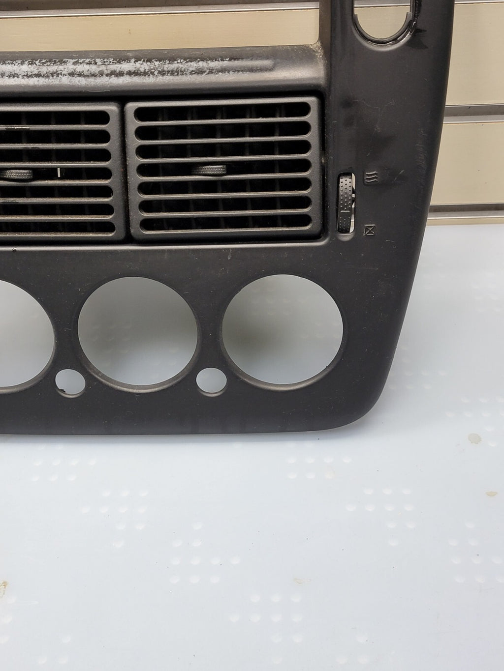 02-05 FORD EXPLORER RADIO AUDIO CLIMATE TEMPERATURE CONTROL BEZEL TRIM Black