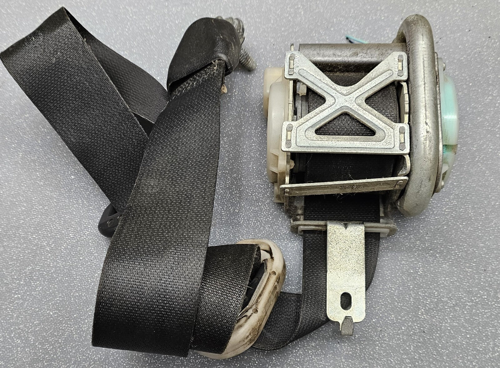 🔥2009 - 2013 Mazda 6 Seat Belt Retractor Drivers LEFT FRONT Black OEM
