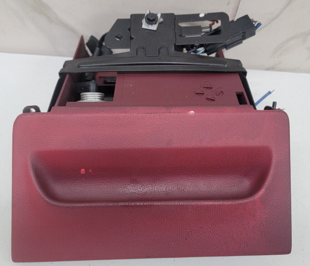 🔥1992-1996 Ford F150 F250 BRONCO ASHTRAY ASH TRAY OEM RED
