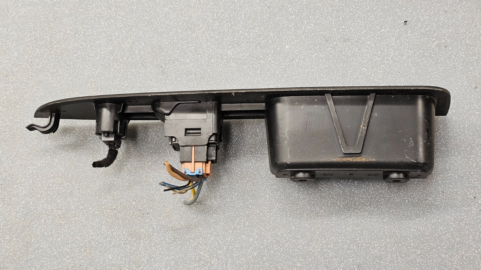 07-09 Aura Front Right Passenger Window Door Control Switch Lock Assembly Black