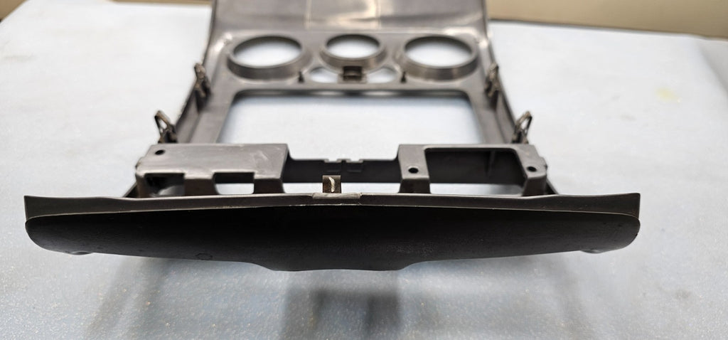 🔥04-12 CHEVY COLORADO GMC CANYON CENTER DASH AM FM RADIO BEZEL SILVER