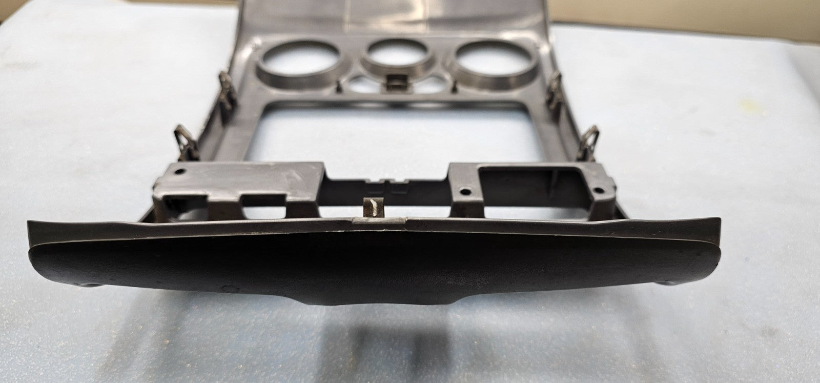 🔥04-12 CHEVY COLORADO GMC CANYON CENTER DASH AM FM RADIO BEZEL SILVER