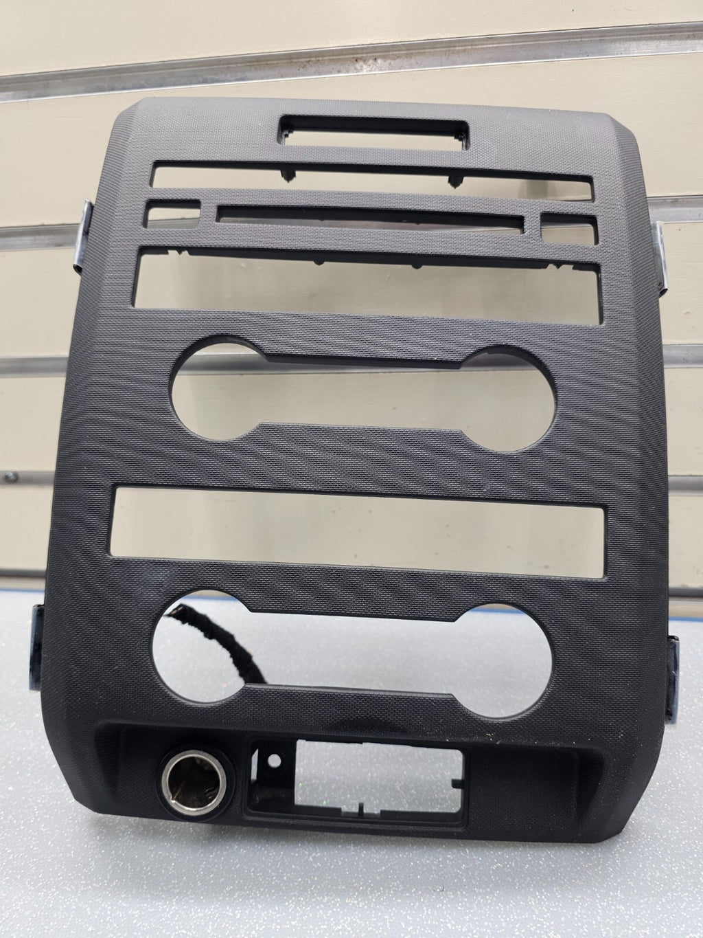 🔥09-12 Ford F-150 Center Dash AM/FM Radio Surround Bezel Trim Panel Black OEM