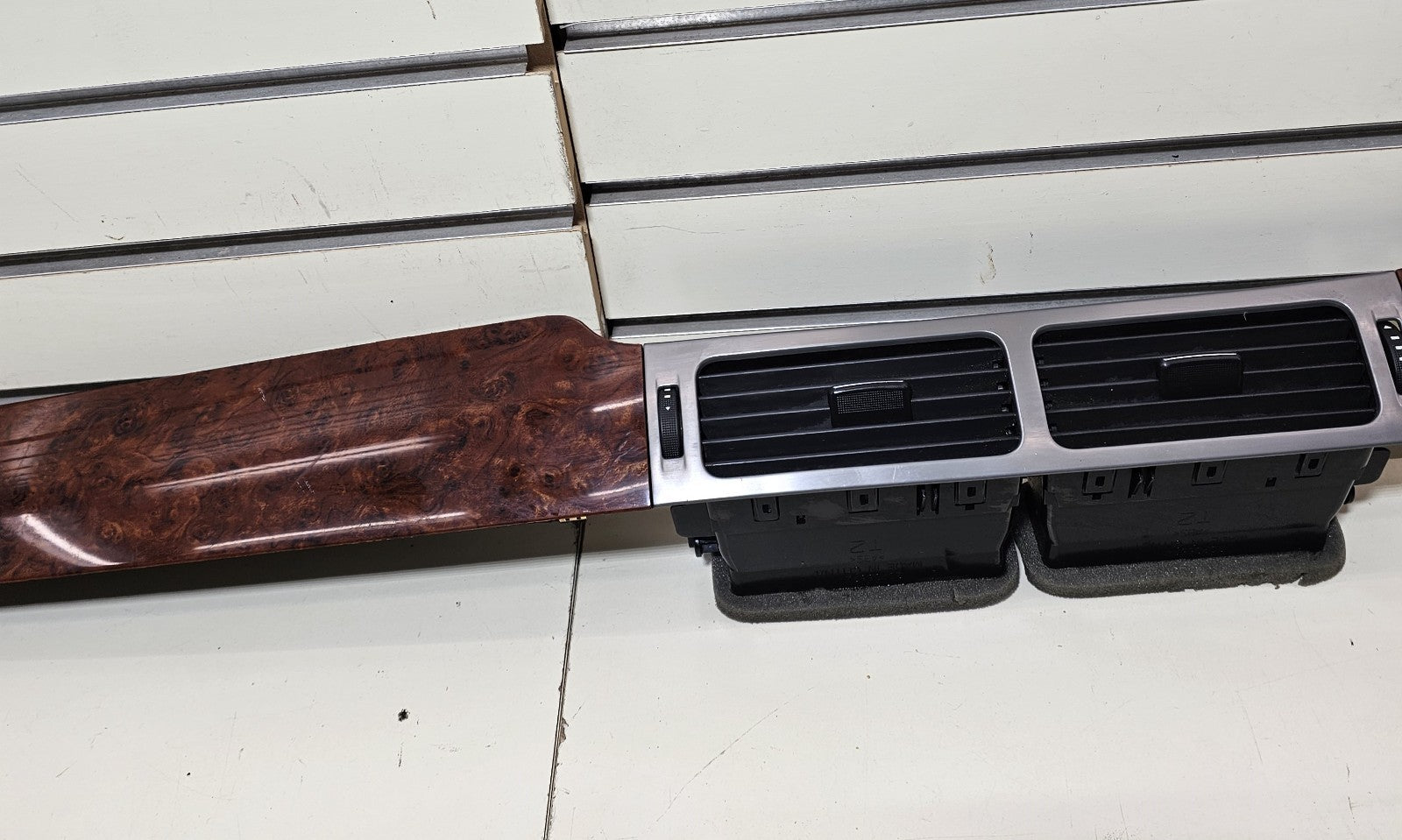 🔥07-13 Suburban TAHOE YUKON Dash Radio Bezel Trim RIGHT Panel w/ Vent WOOD B36