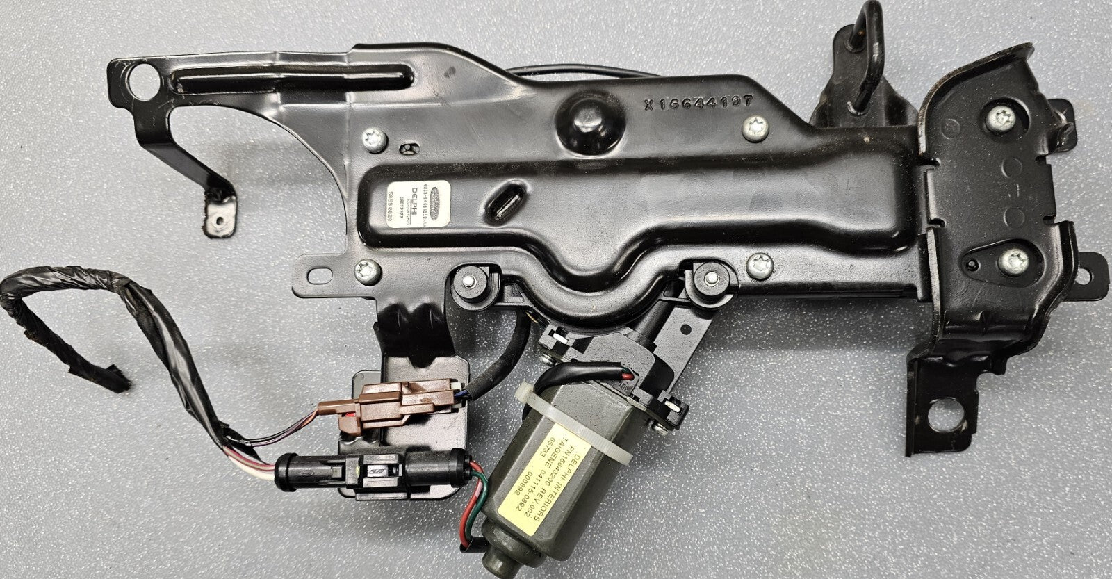 🔥2003-2007 Lincoln Town Car Pull Down Trunk Motor Lock Release striker Assembly