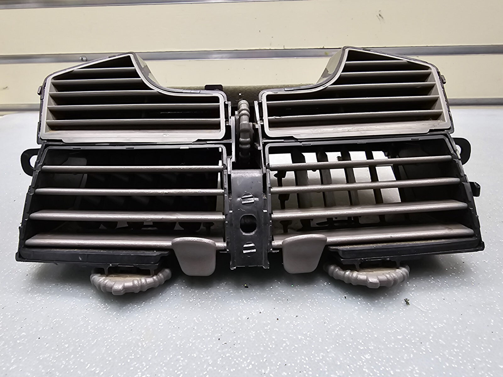 🔥04-08 Chevy Malibu Center Dash AC AIR Vent Tan  OEM