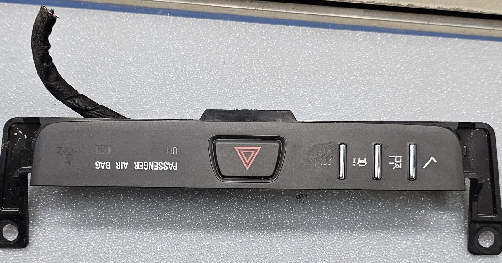 🔥13-17 Acadia Enclave Traverse Center Hazard Warning Switch Selector Assembly