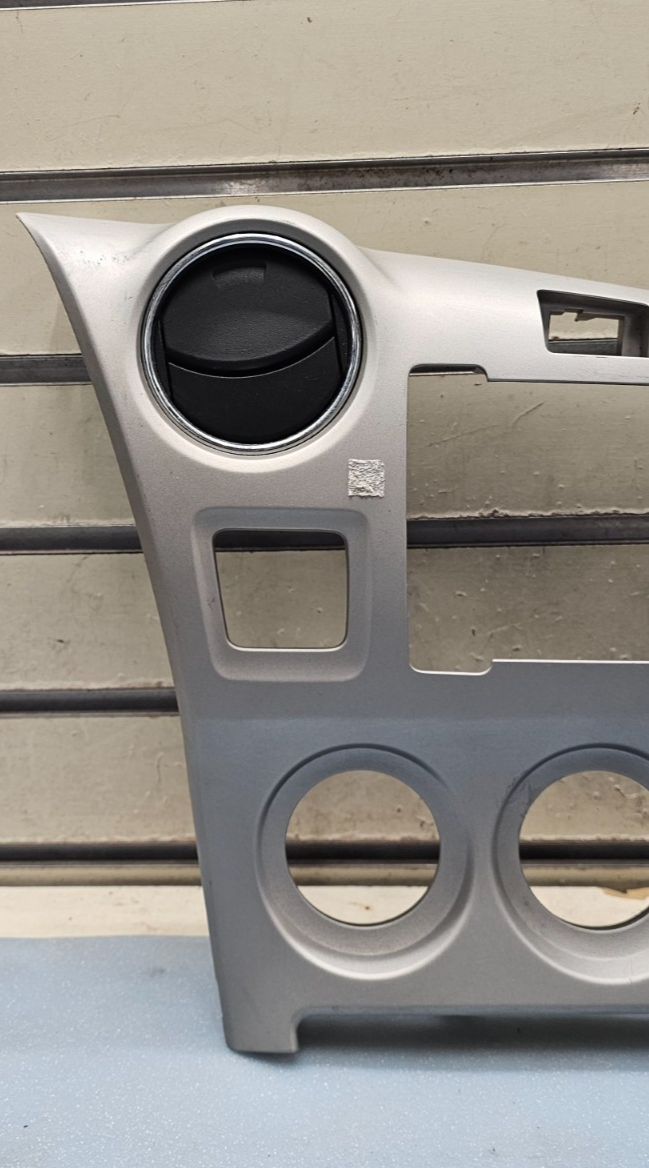 🔥09-13 Toyota Matrix / Pontiac Vibe Dash Radio Bezel Gray Silver Trim OEM