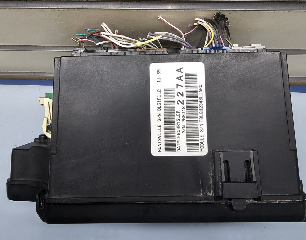 🔥08-09 Dodge Caliber Jeep Patriot Compass TIPM Power Module Relay Fuse Box OEM