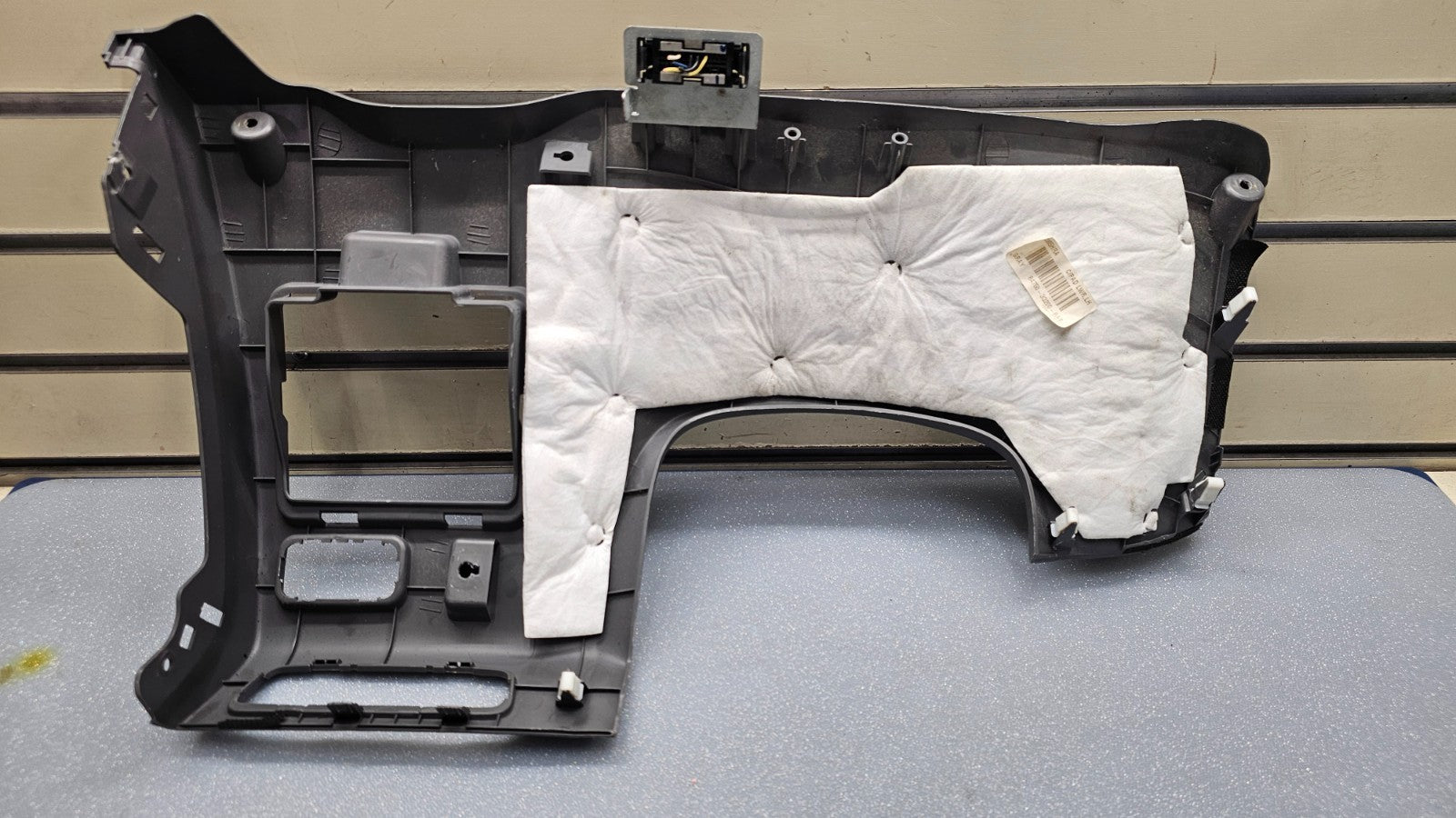 🔥11-14 SONATA LEFT DRIVER LOWER DASH COVER TRIM KNEE BOLSTER KICK PANEL GRAY
