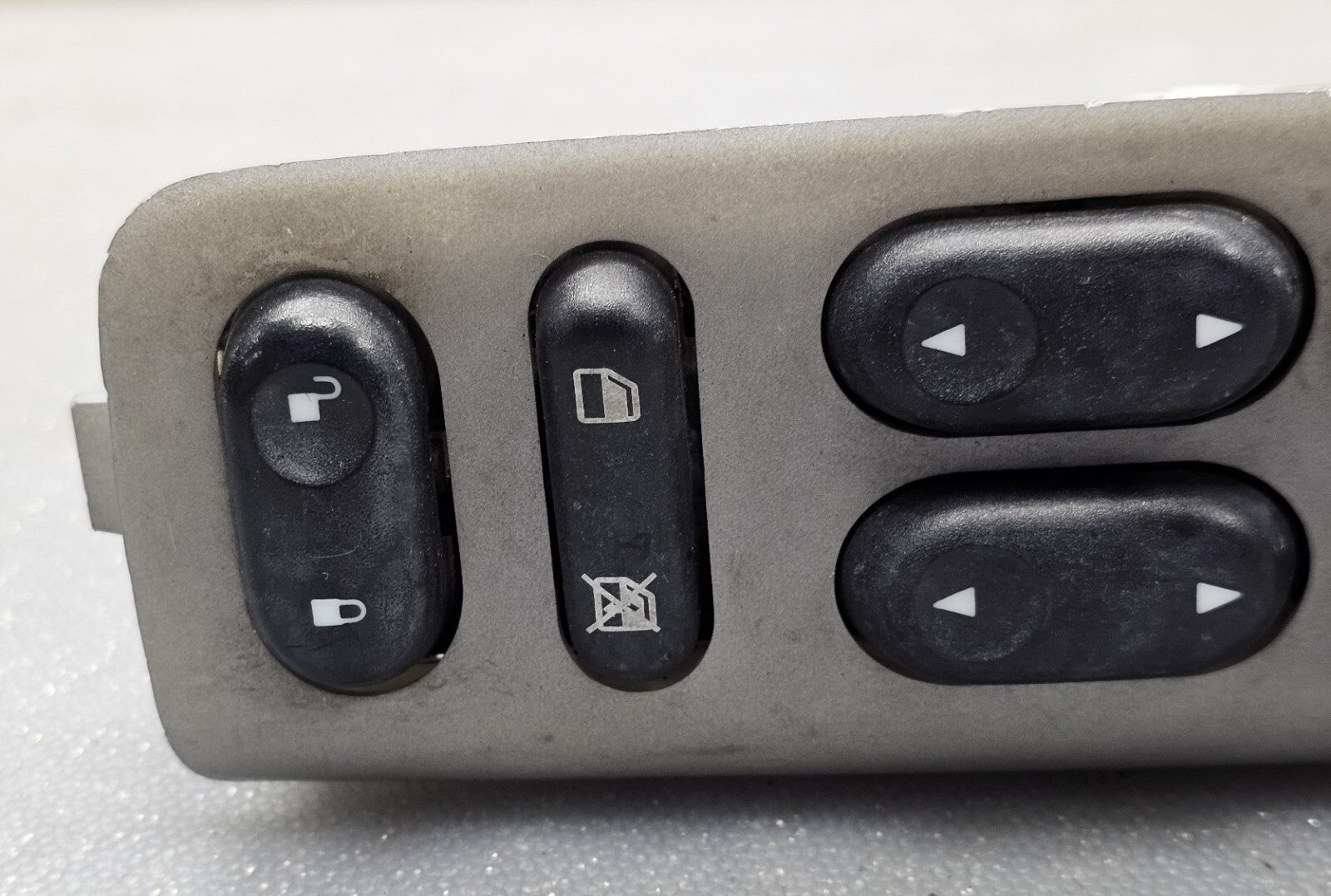 🔥01-07 Escape Mariner Tribute Front Left Driver Master Door Window Switch Gray