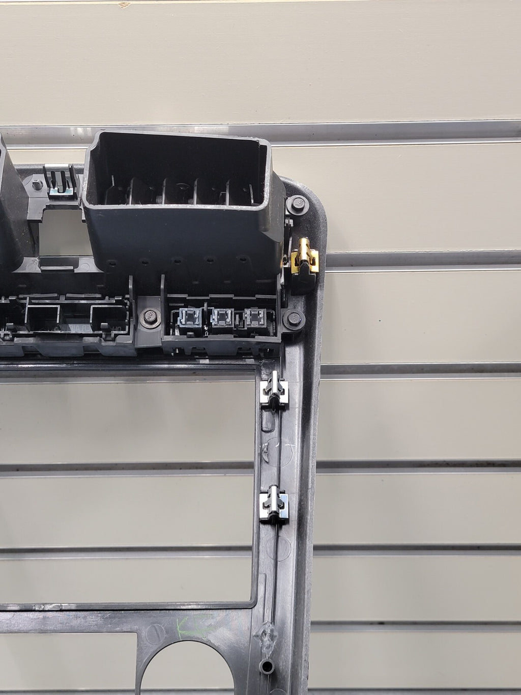 07-09 Equinox Center Dash Radio Climate Stereo Bezel Trim Panel SILVER/BLACK B43