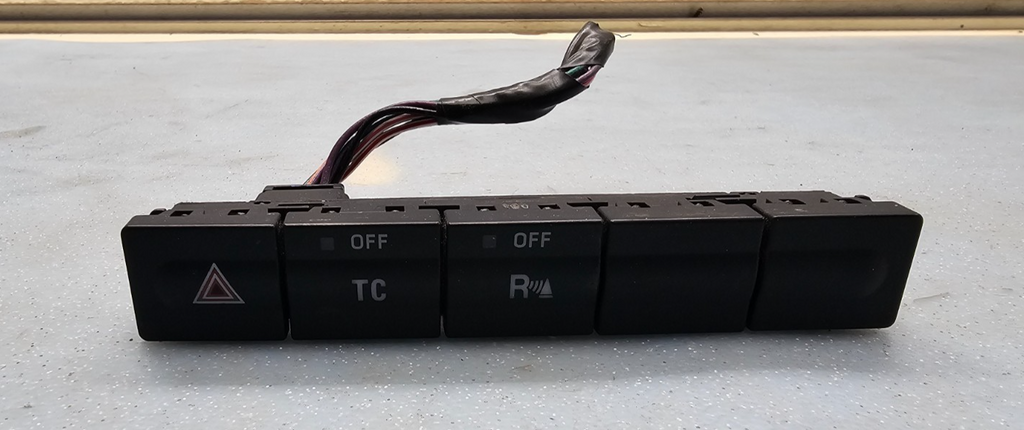 🔥05-07 FORD Five Hundred Hazard & Traction Control Dash Button