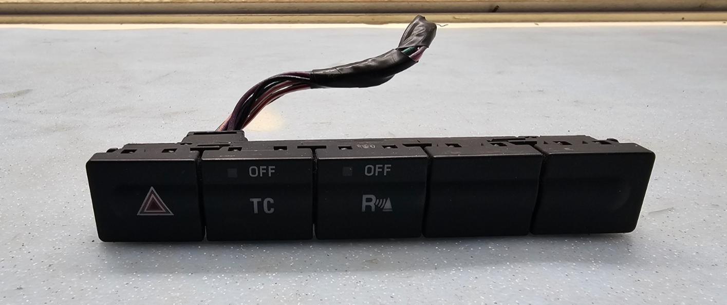 🔥05-07 FORD Five Hundred Hazard & Traction Control Dash Button