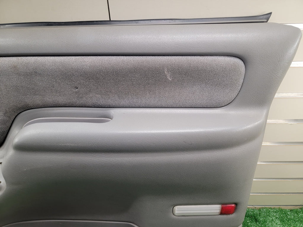 🔥95-99 Chevy GMC Silverado C/K DOOR PANEL Front RIGHT Passenger auto gray D2