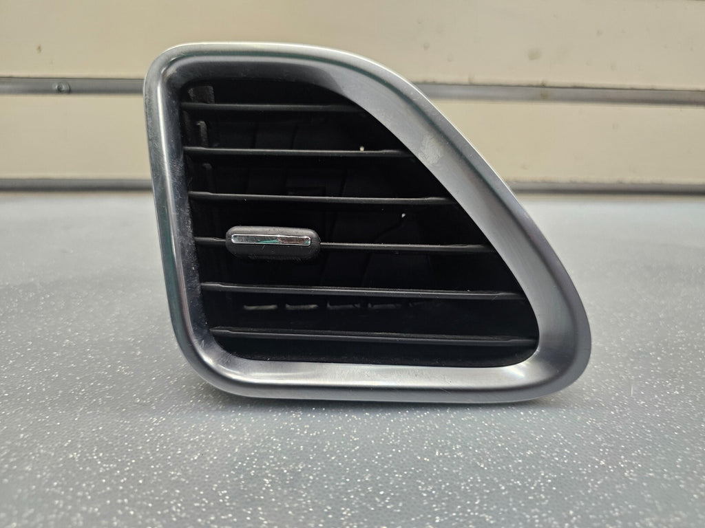 11-14 Dodge Avenger CHRYSLER 200 DASH AIR VENT FILTER HEATER Left Driver silver