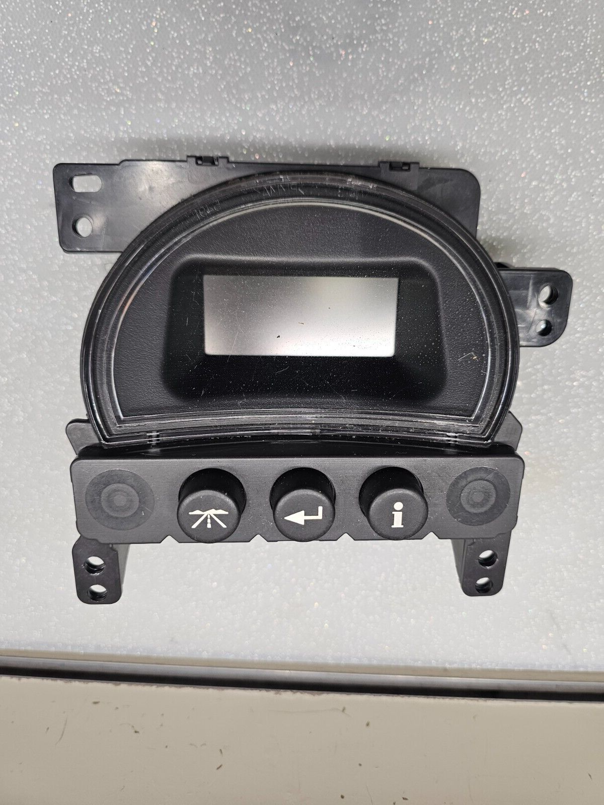 04-08PONTIAC GRAND PRIX3 Button Info Display Screen Center Dash BezelSwitch SW54