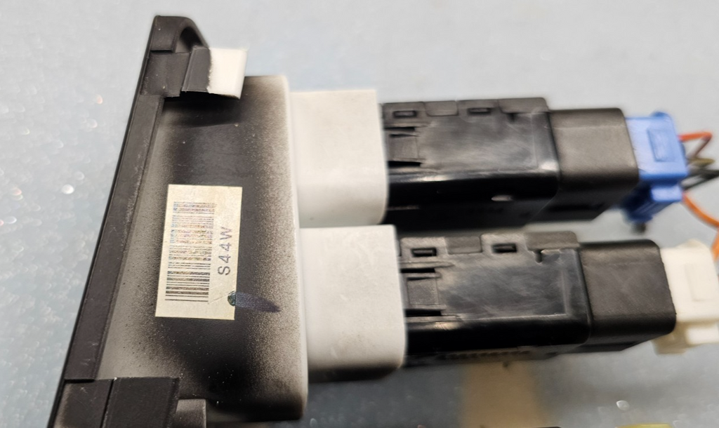 🔥2004-2010 KIA Sportage Control Switch Lock Switch Button OEM