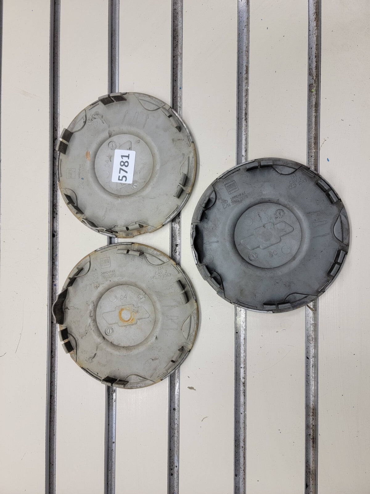 🔥 2002- 2006 CHEVROLET TRAILBLAZER WHEEL CENTER CAP  SILVER
