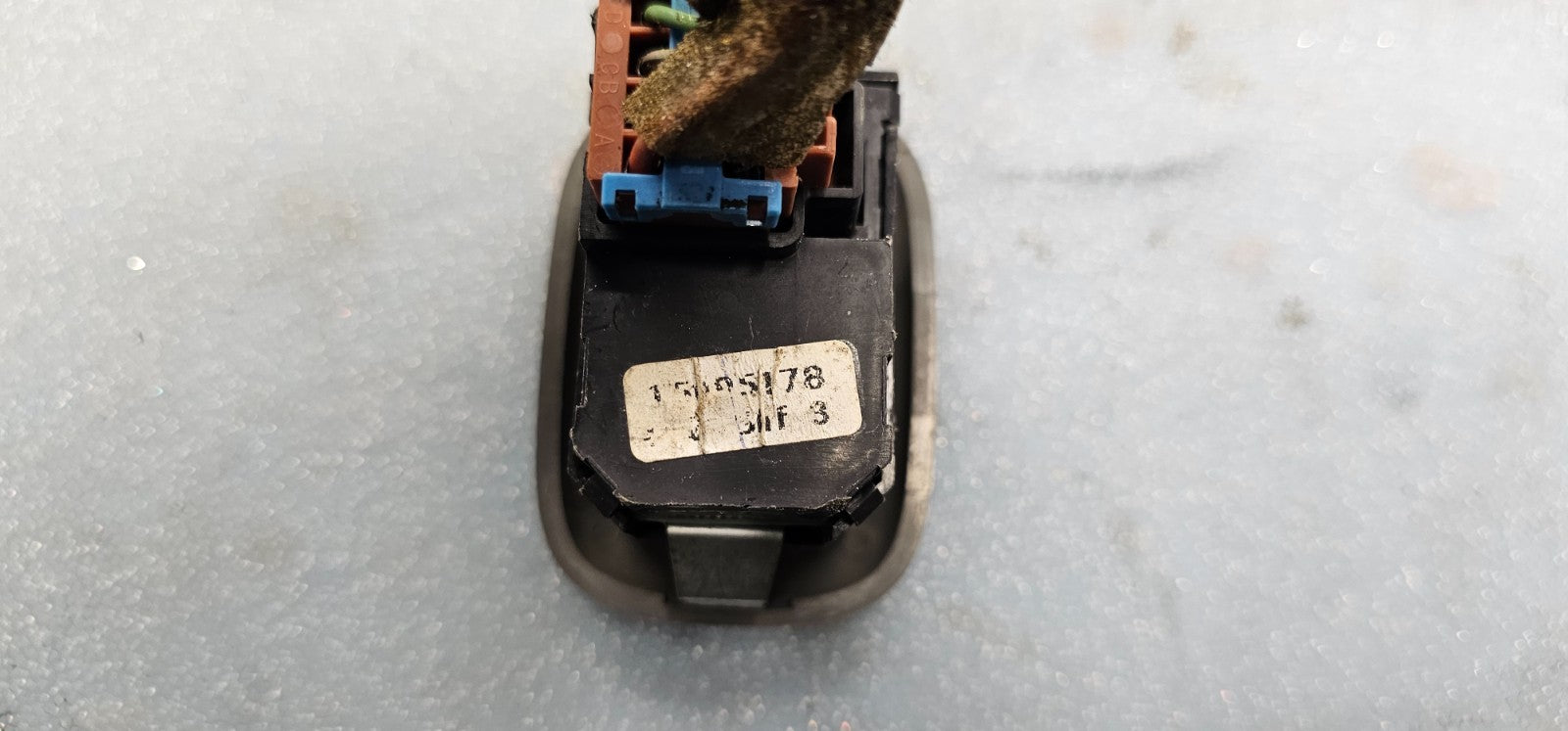 🔥02-05 CHEVY TRAILBLAZER ENVOY REAR RIGHT SIDE POWER WINDOW SWITCH DK GRAY WS6