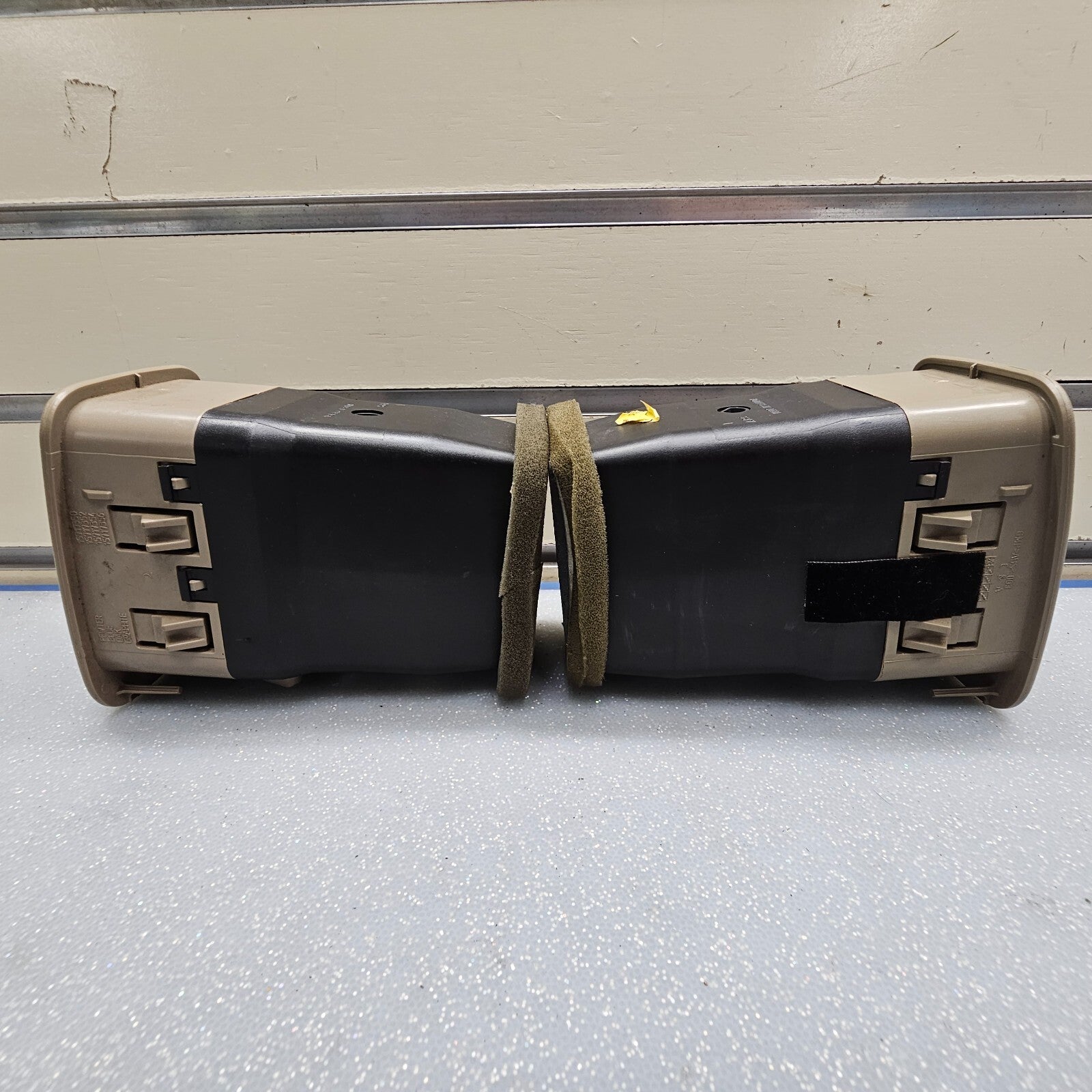 🔥99-06 Silverado SIERRA Dash A/C Heater AIR VENT Passenger Right TAN Q=2 VT11