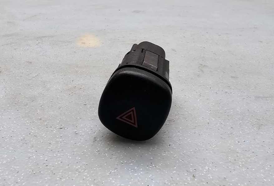 🔥2004-2008 Ford maverick HAZARD SWITCH black