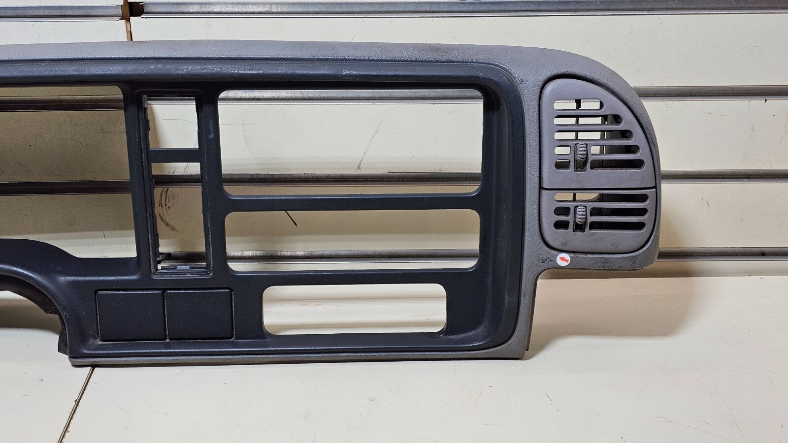 95-99 CHEVY GMC TRUCK SILVERADO CK Cluster Gauge Speedo Dash Bezel LIGHT GRAY C3