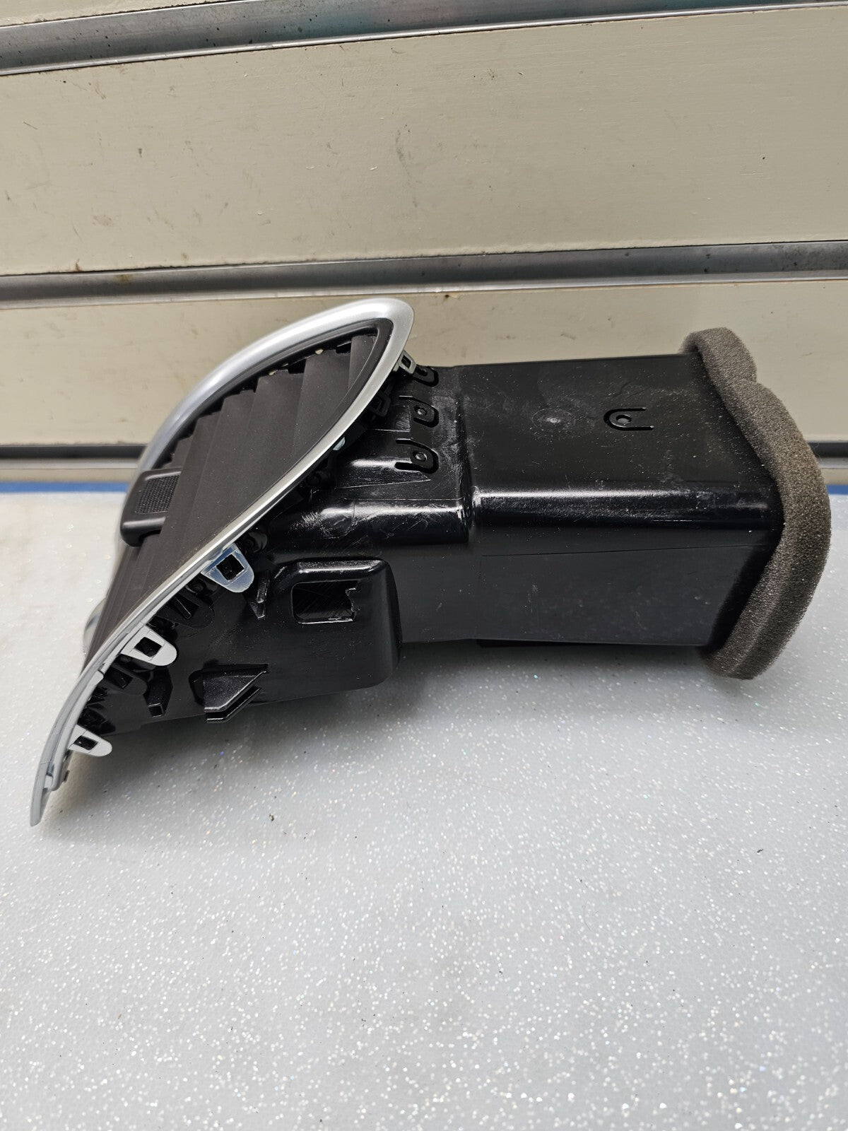 🔥2011 - 2014 Chrysler 300 Driver Left Side Dash Air Vent OEM SILVER/BLACK