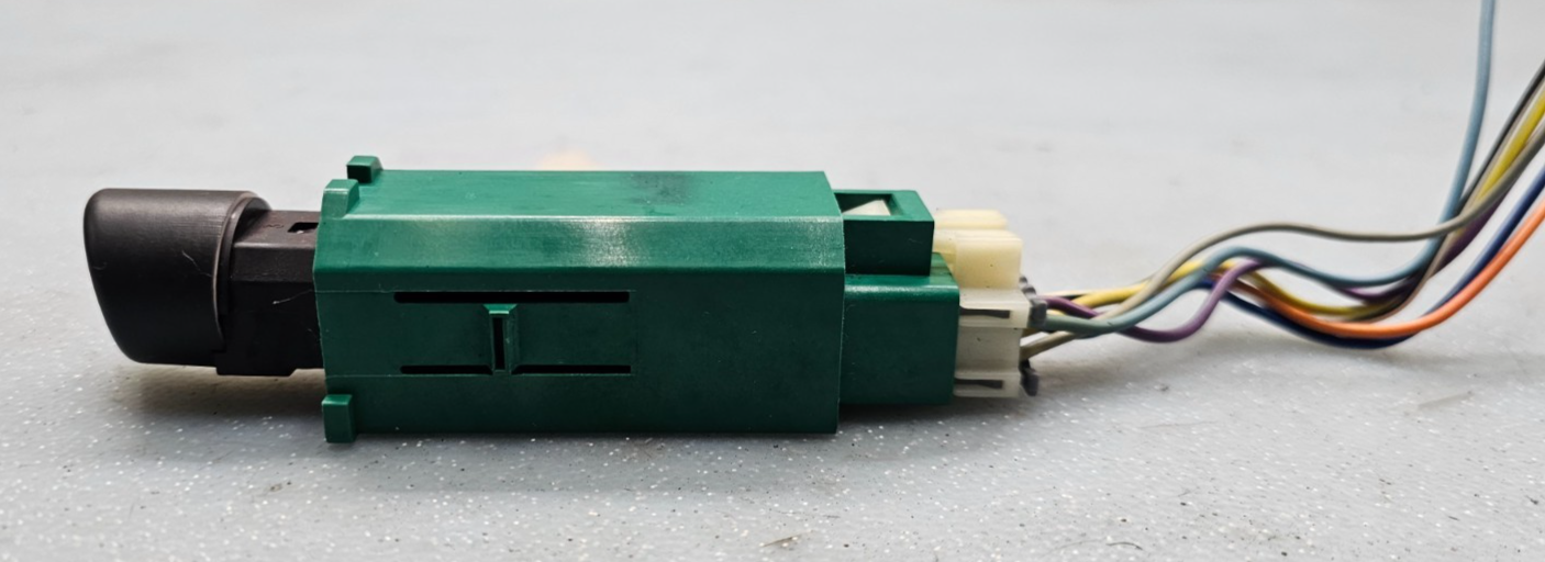 🔥02-05 Saturn Vue Dashboard Hazard Emergency Warning Switch OEM