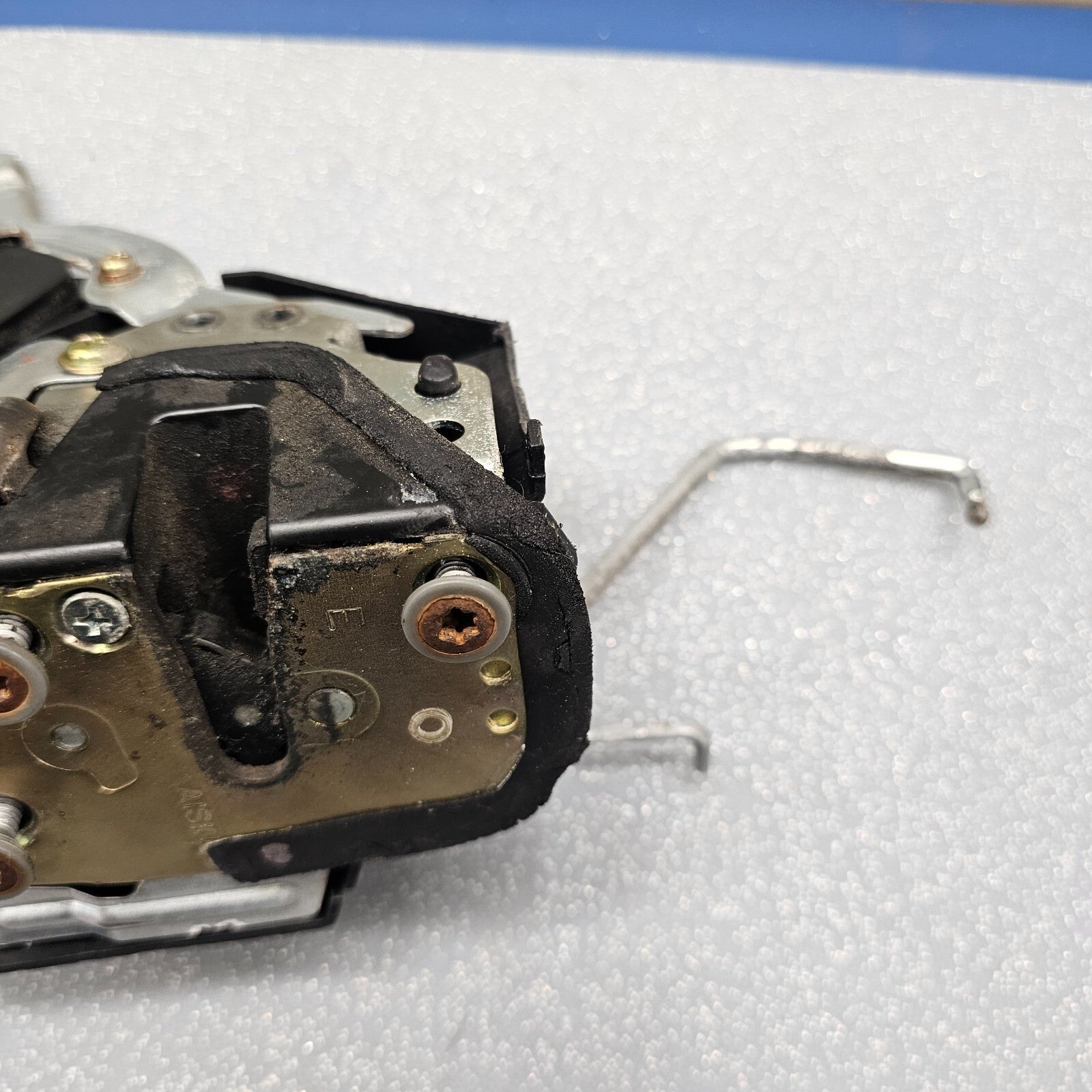 🔥01-05 Toyota RAV4 Trunk Tailgate Door LATCH Lock Actuator Swing Gate Assembly