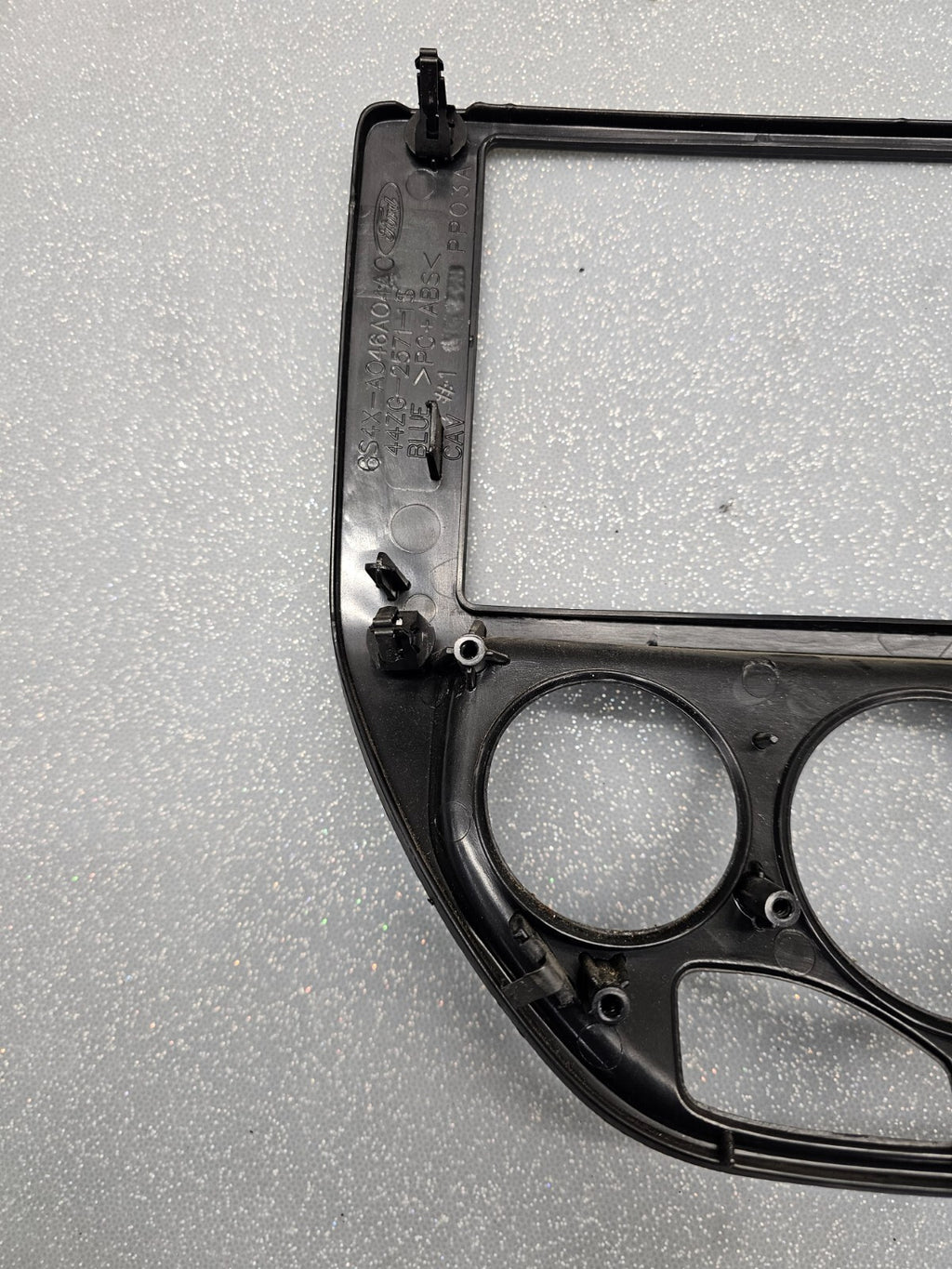 🔥05-07 FORD FOCUS FRONT CENTER DASH RADIO CLIMATE CONTROL BEZEL TRIM PANEL OEM