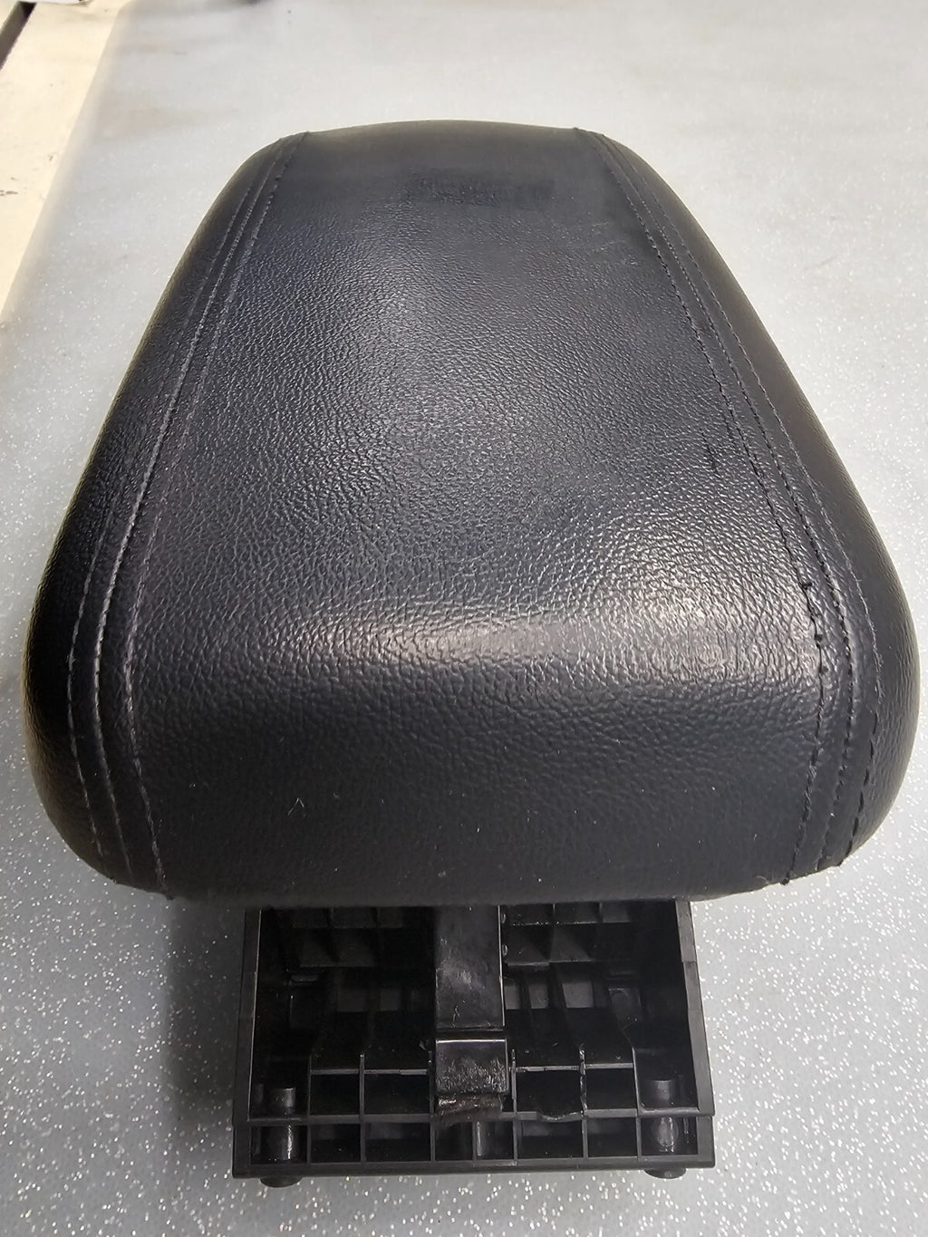 🔥2010-2013 Kia Forte Koup Center Console Leather Lid Arm Rest Storage Black OEM
