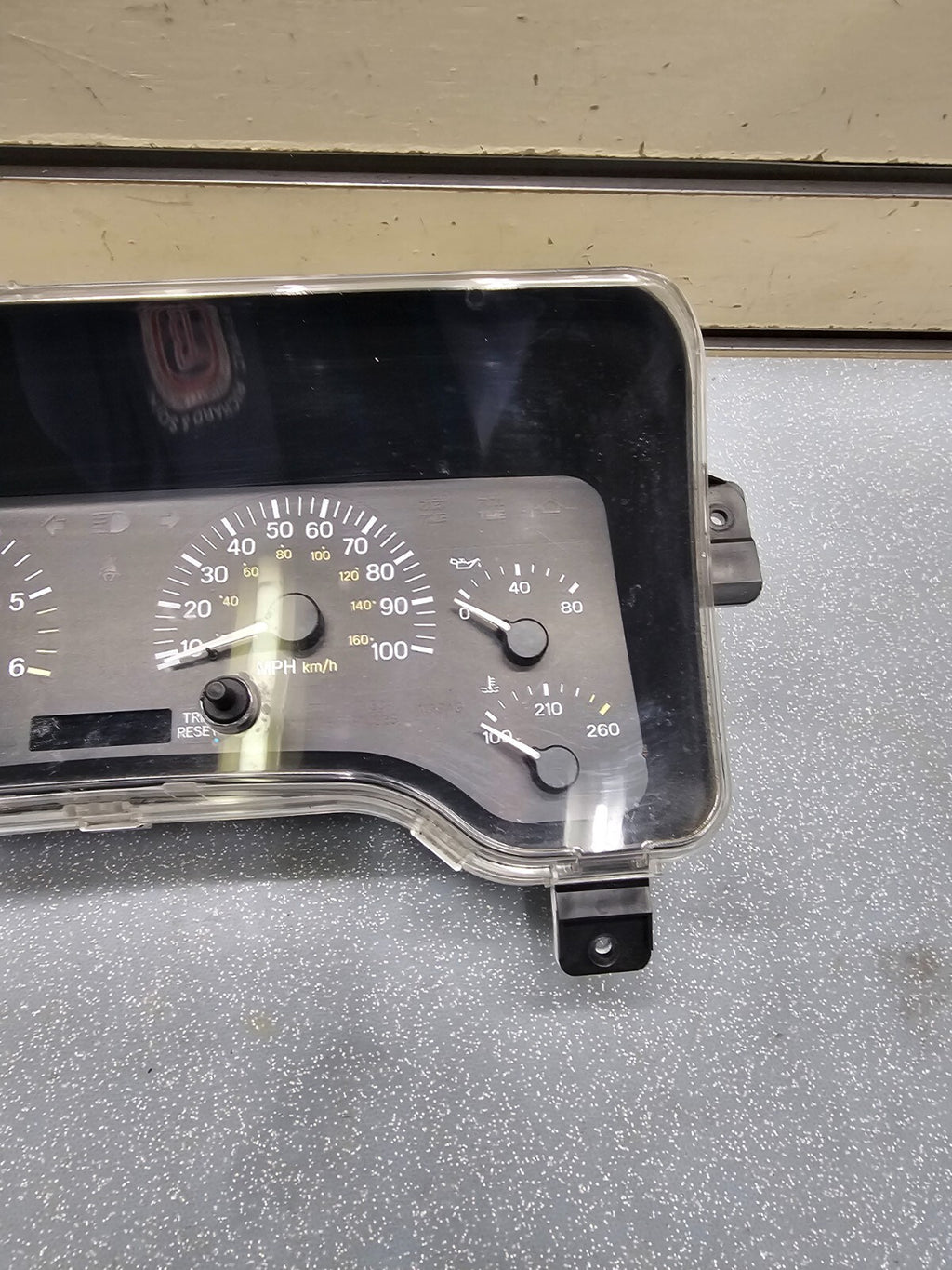 99-01 Jeep Cherokee Sport XJ 4x4 4.0L Dash Instrument Gauge Cluster Speedometer