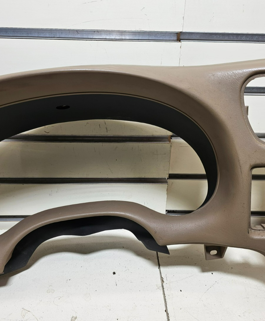 98-04 BLAZER S10 JIMMY SONOMA Cluster Dash Radio Bezel Tan