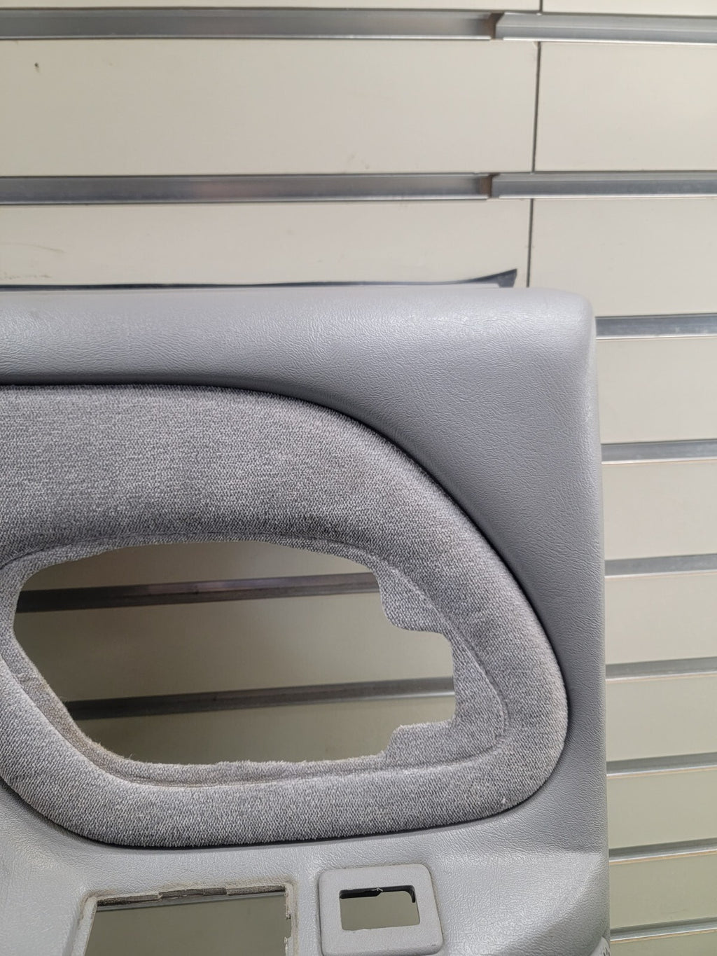 🔥1995-1999 Chevy GMC Silverado escalade DOOR PANEL Rear LEFT Auto LIGHT GRAY D2