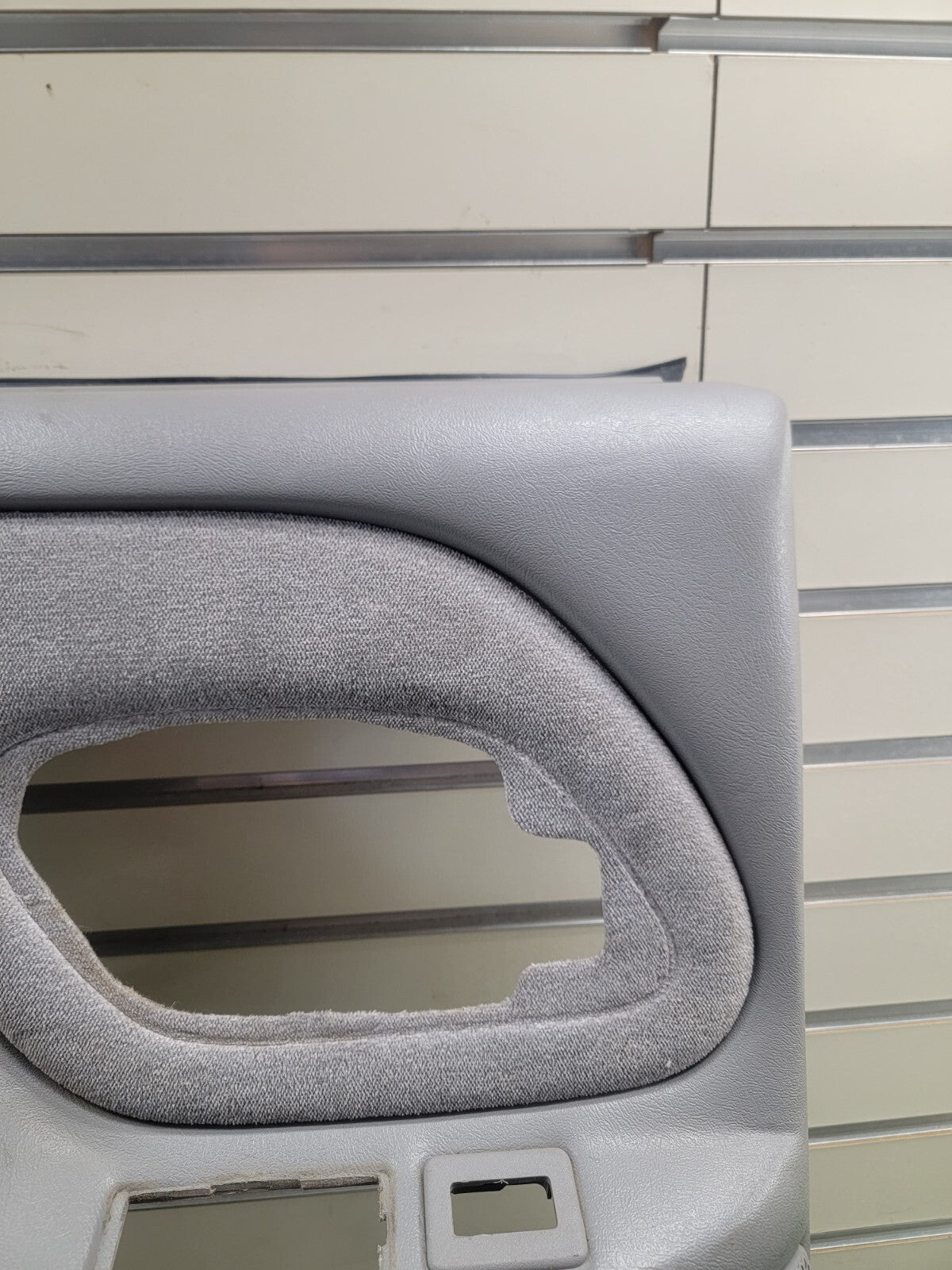 🔥1995-1999 Chevy GMC Silverado escalade DOOR PANEL Rear LEFT Auto LIGHT GRAY D2