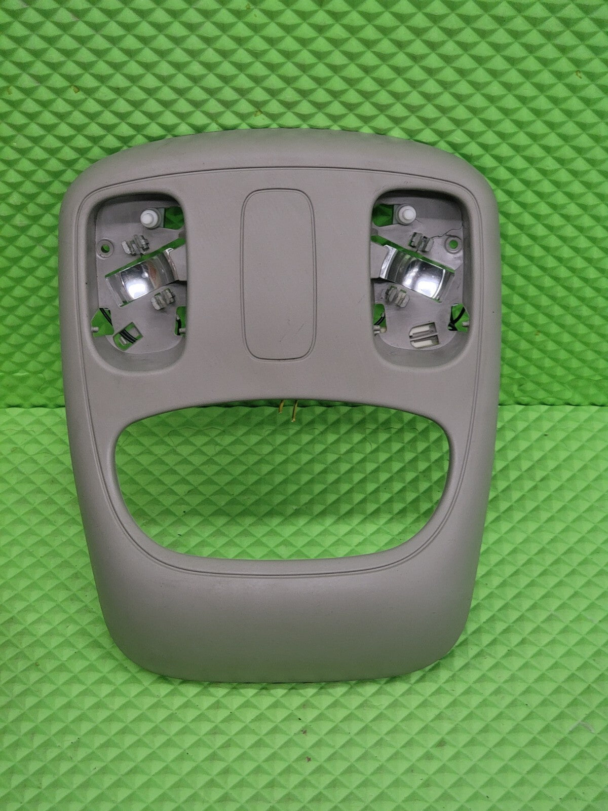 🔥2002-2005 Dodge Ram 1500 OverHead Console Map Dome TAN