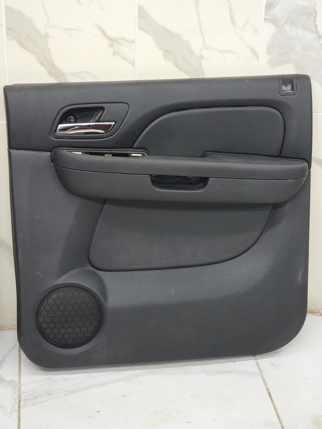 🔥07-13 SILVERADO SUBURBAN Passenger right side REAR door panel black OEM D21
